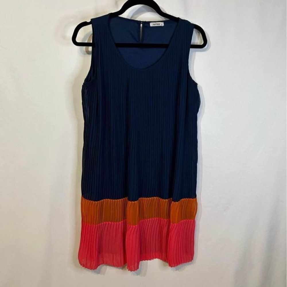 Woman’s sleeveless colour block lined dress. Size 2. Loose fit. Excellent condit